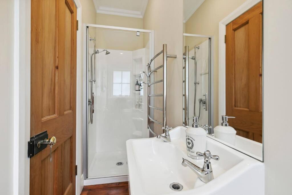 Historic Charm In Greytown - Cosy Kowhai Cottage Kültér fotó